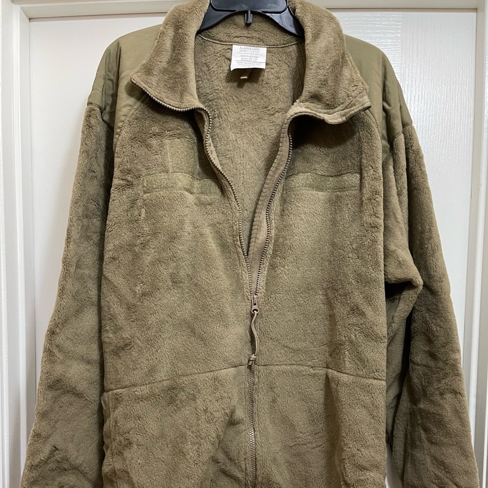 Brown generation III men’s size XL-Long cold weather fleece jacket.